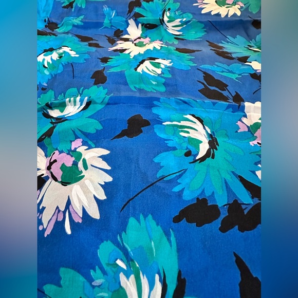 Oscar de la Renta Vintage Blue and Green Floral Square Scarf Wrap - Picture 8 of 10